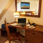 Chocholowy Dwor Hotel