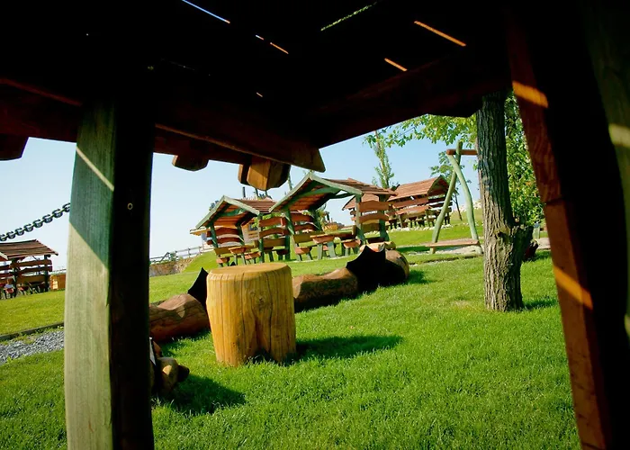 Chocholowy Dwor מלון ירז'מאנוביצ'ה